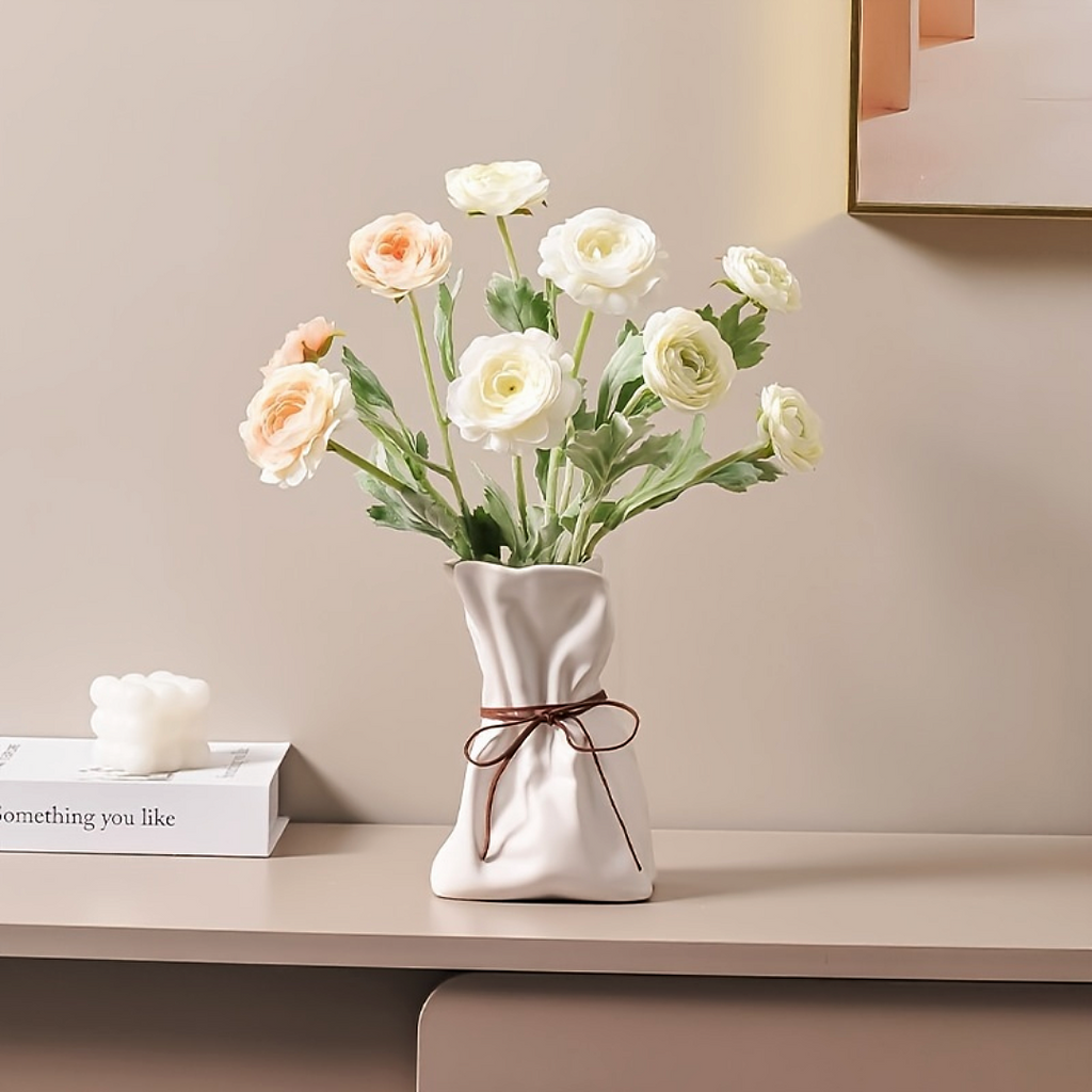 Knote Vase
