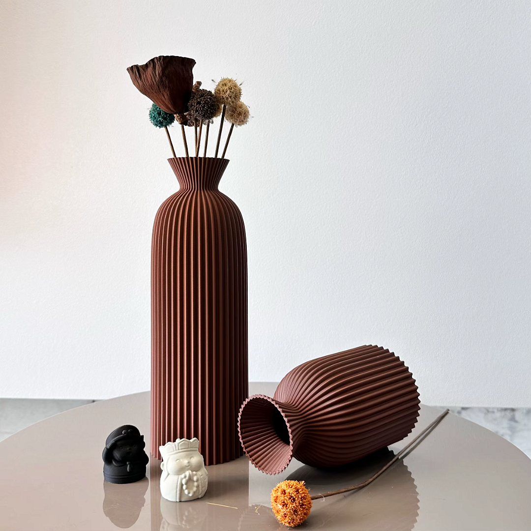 Ribbed Bottle Shape Vase