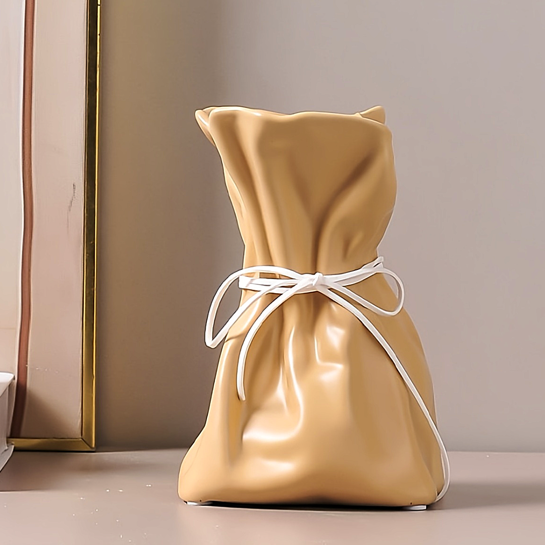 Knote Vase