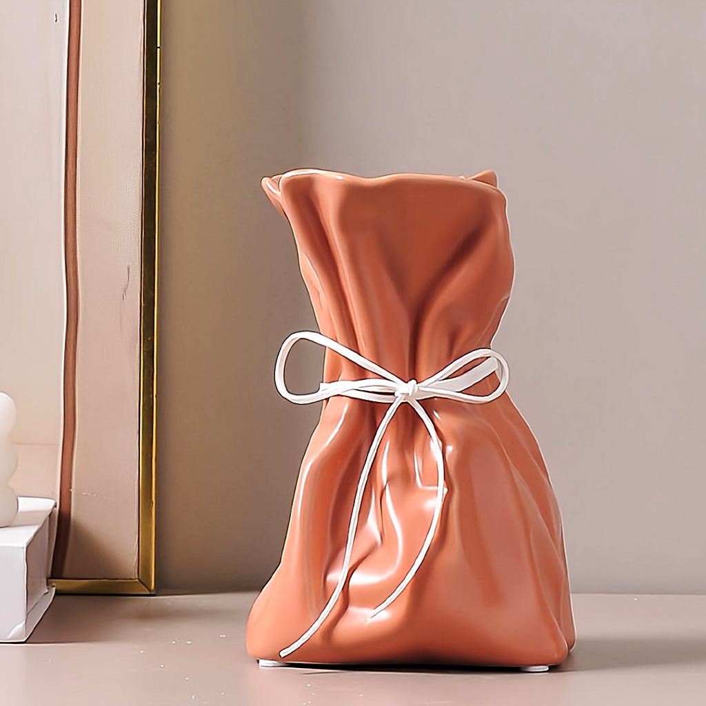 Knote Vase