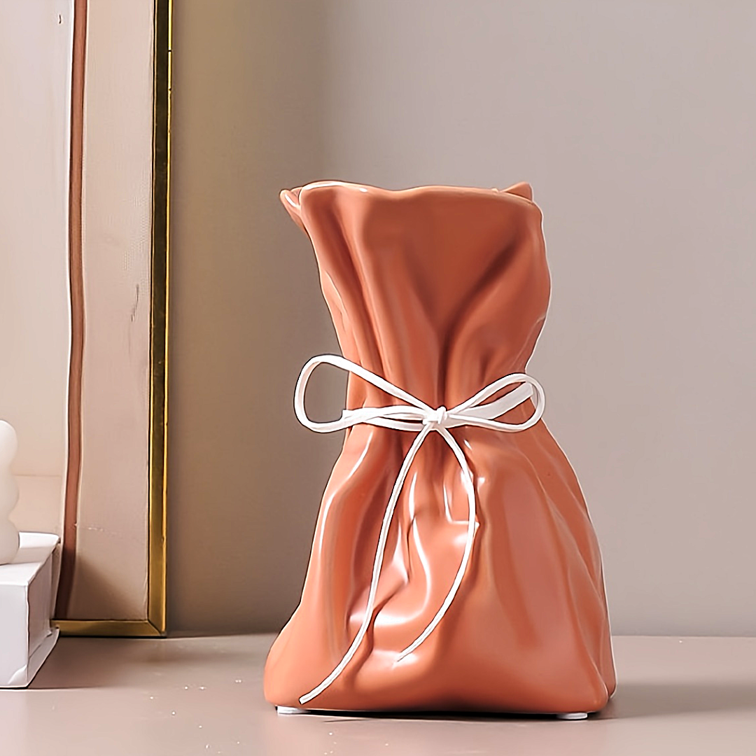 Knote Vase