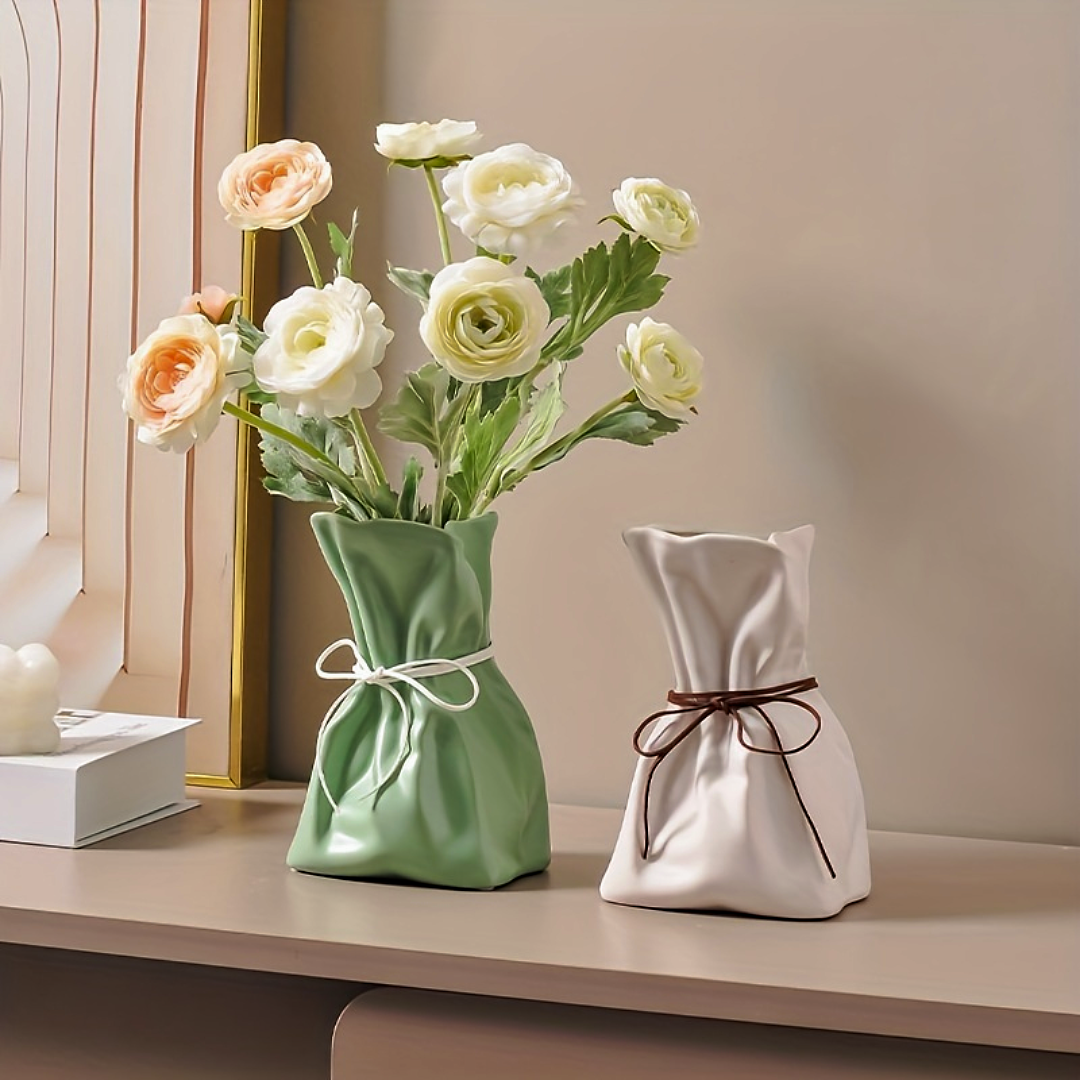 Knote Vase