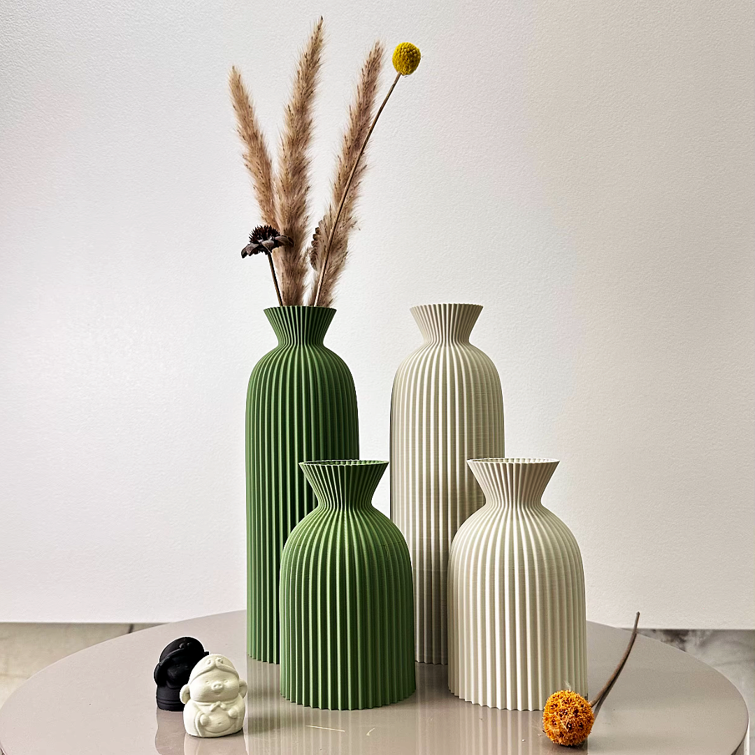 Ribbed Bottle Shape Vase